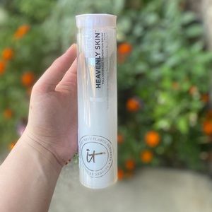 IT cosmetics foundation brush